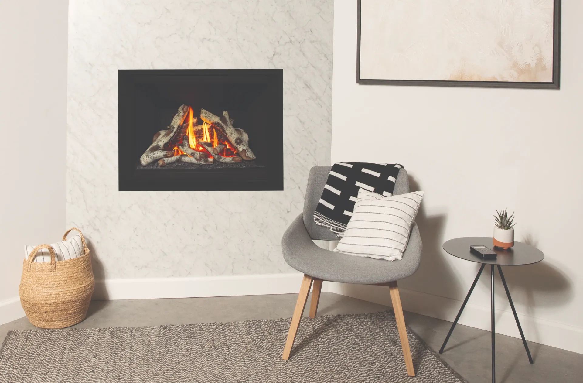 Valor 1100 H5 Gas Fireplace (Natural Gas, Driftwood Log Set, Fluted Liner, 1" 4-Sidec Clean Black)
